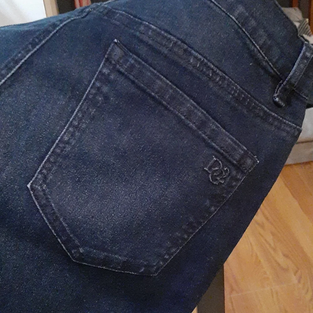 Jeans - Picture 8 of 9